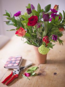 A vase of flowers. Floral and garden courses in bath bristol wiltshire and somerset